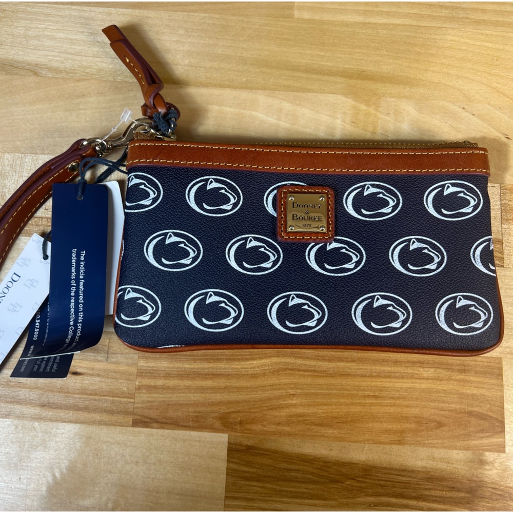 Dooney And Bourke Wristlet Penn State NWT